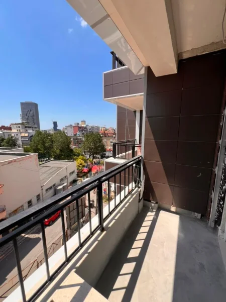 Tirane, shitet apartament 1+1+Ballkon Kati 3, 52 m² 141.600 € (Shkolla Osman Myderizi)
