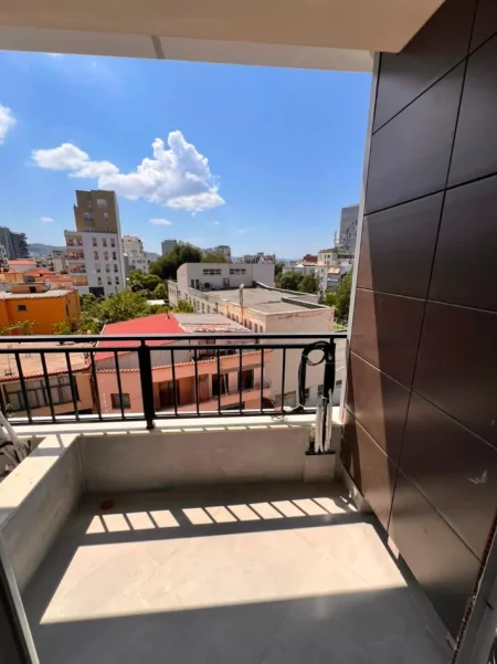 Tirane, shitet apartament 1+1+Ballkon Kati 3, 52 m² 141.600 € (Shkolla Osman Myderizi)