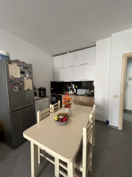 Tirane, jepet me qera apartament 1+1+Aneks+Ballkon Kati 6, 70 m² 350 € (astir, unaza e re)