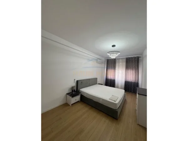 Tirane, shitet apartament 3+1 Kati 4, 138 m² 320.000 € (SELITE)