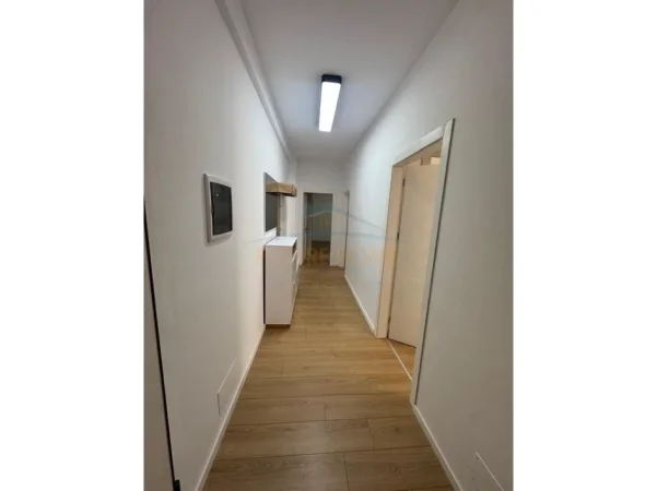Tirane, shitet apartament 3+1 Kati 4, 138 m² 320.000 € (SELITE)