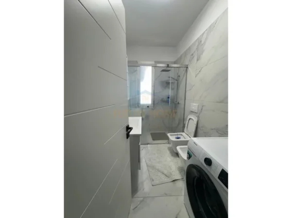 Tirane, shitet apartament 3+1 Kati 4, 138 m² 320.000 € (SELITE)
