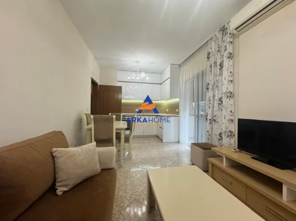 Tirane, jepet me qera apartament 1+1+Ballkon Kati 6, 75 m² 650 € 