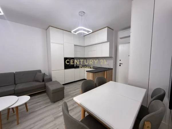 Tirane, jepet me qera apartament 2+1+Ballkon Kati 7, 90 m² 800 € (don bosko)