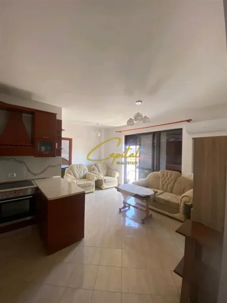 Tirane, jepet me qera apartament 2+1 Kati 3, 80 m² 470 € (KINOSTUDIO)