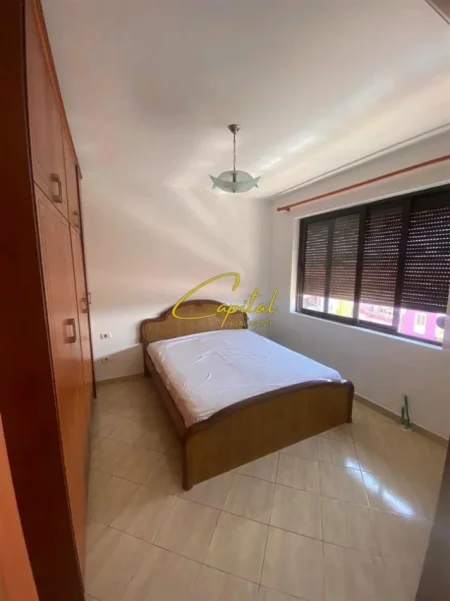 Tirane, jepet me qera apartament 2+1 Kati 3, 80 m² 470 € (KINOSTUDIO)