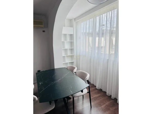 Tirane, jepet me qera apartament 1+1 Kati 6, 60 m² 600 € (rruga fortuzi)