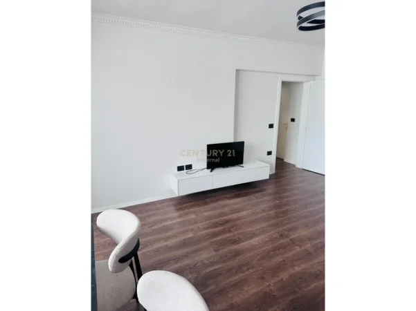 Tirane, jepet me qera apartament 1+1 Kati 6, 60 m² 600 € (rruga fortuzi)