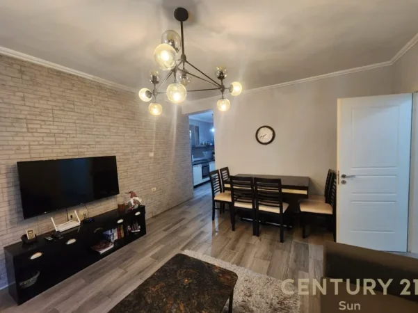 Tirane, jepet me qera apartament 1+1 Kati 5, 60 m² 530 € (vasil shanto)