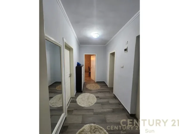 Tirane, jepet me qera apartament 1+1 Kati 5, 60 m² 530 € (vasil shanto)