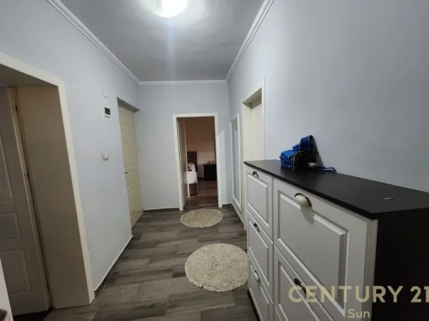 Tirane, jepet me qera apartament 1+1 Kati 5, 60 m² 530 € (vasil shanto)
