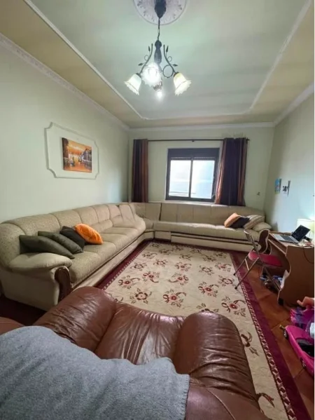 Tirane, jepet me qera Vile Vile 2 Katshe , 170 m² 1.400 € (Don Bosko)