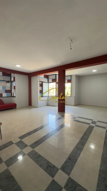 Tirane, jepet me qera ambjent biznesi Kati 1, 120 m² 950 € (RRUGA E DURRESIT)