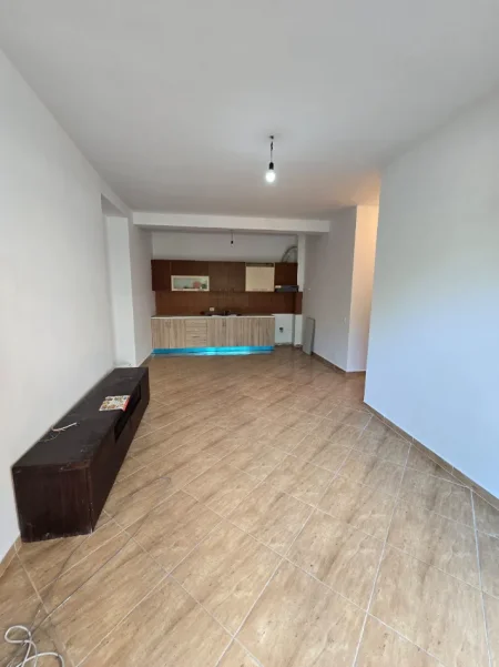 Tirane, jepet me qera apartament 2+1 , 100 m² 400 € 
