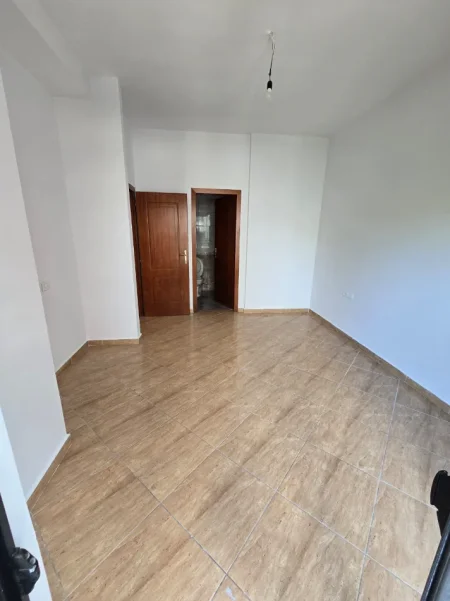 Tirane, jepet me qera apartament 2+1 , 100 m² 400 € 