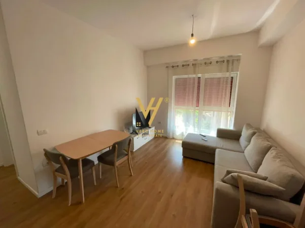 Tirane, jepet me qera apartament 1+1+Ballkon Kati 2, 60 m² 400 € (ALI DEMI)