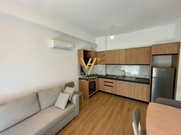 Tirane, jepet me qera apartament 1+1+Ballkon Kati 2, 60 m² 400 € (ALI DEMI)