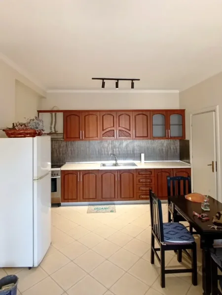 Tirane, jepet me qera apartament 1+1 , 74 m² 500 € 