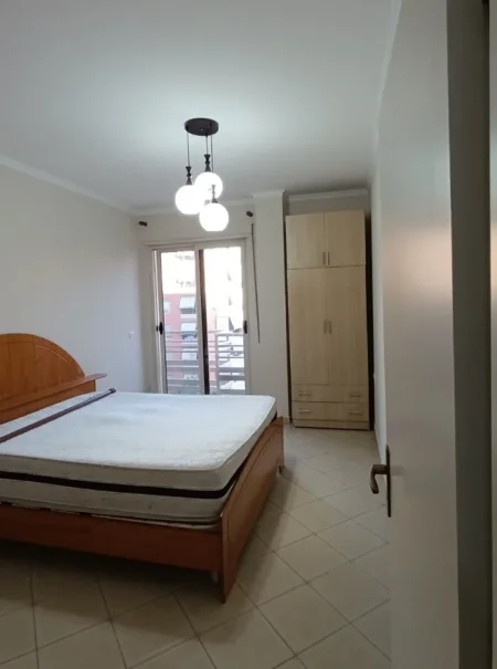Tirane, jepet me qera apartament 1+1 , 74 m² 500 € 