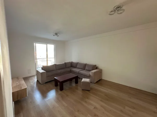 Tirane, jepet me qera apartament 1+1+Ballkon Kati 5, 67 m² 350 € (Rruga Lidhja e Prizrenit)