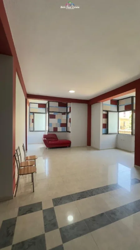 Tirane, jepet me qera zyre Kati 0, 100 m² 950 € (Rruga e Durresit)