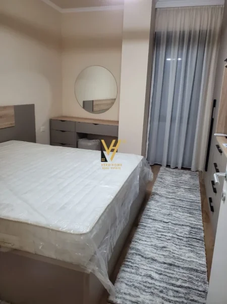 Tirane, jepet me qera apartament 1+1+Ballkon Kati 3, 60 m² 1.000 € (LIQENI I THATE)