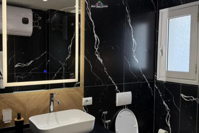 Tirane, shes apartament 1+1+Ballkon Kati 1, 60 m² 175.000 € (kopshti botanik)