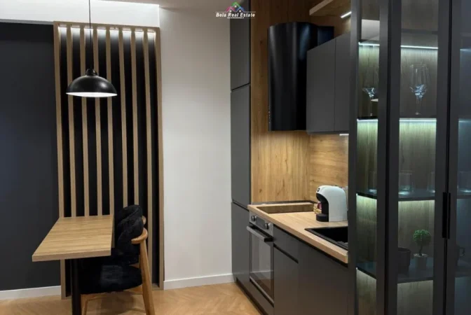 Tirane, shes apartament 1+1+Ballkon Kati 1, 60 m² 175.000 € (kopshti botanik)