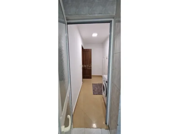 Tirane, jepet me qera apartament 2+1 Kati 4, 83 m² 650 € (qender)