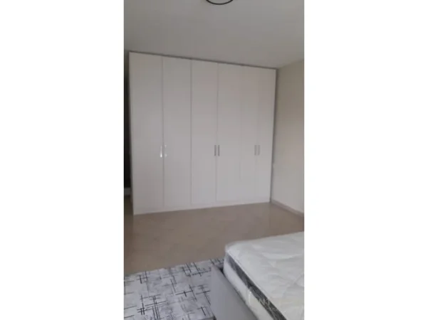 Tirane, jepet me qera apartament 2+1 Kati 4, 99 m² 550 € (astir)