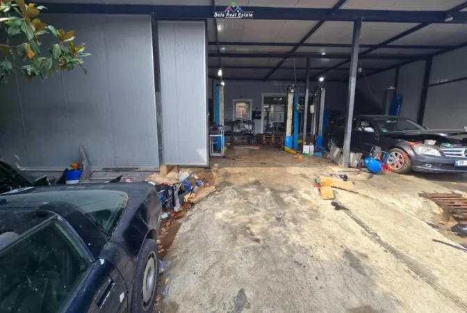Tirane, jepet me qera magazine Kati 0, 320 m² 1050 Euro (sauk)