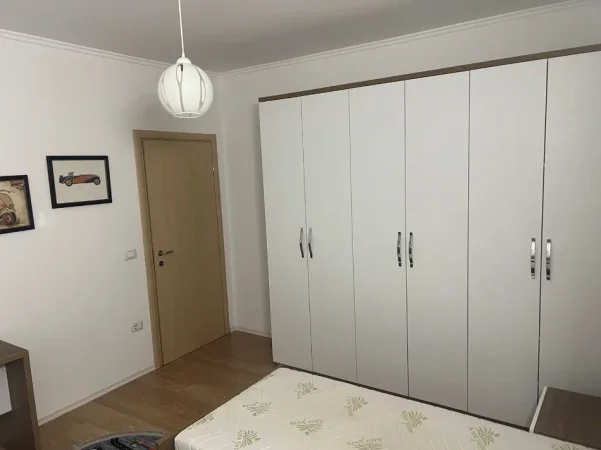 Tirane, jepet me qera apartament 3+1 Kati 1, 120 m² 635 € (rrapo hekali)