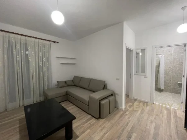 Tirane, jepet me qera apartament 1+1 Kati 3, 47 m² 350 € (kashar)
