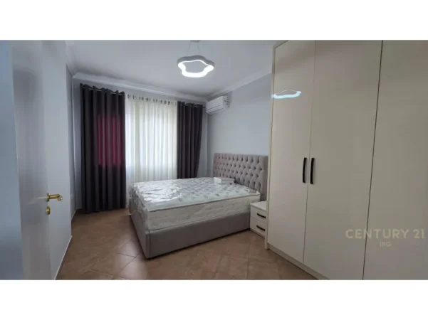Tirane, jepet me qera apartament 2+1 Kati 7, 78 m² 830 € (rr e kavajes)