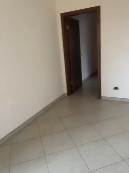 Tirane, jepet me qera nga Pronari, pa-komision apartament 2+1+Ballkon Kati 2, 450 € (Rruga Seit Gega)