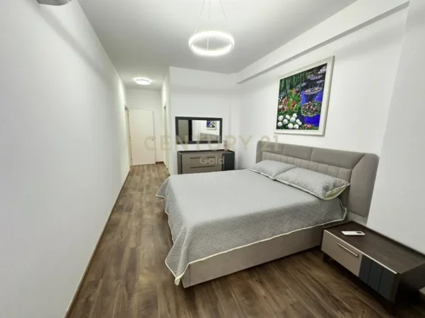 Tirane, jepet me qera apartament 2+1+Ballkon Kati 5, 109 m² 1.300 € (pazari i ri hoxha tahsim)