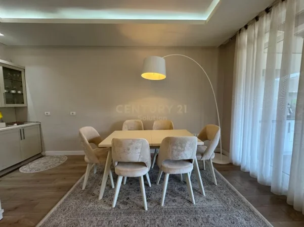 Tirane, jepet me qera apartament duplex Dublex Kati 3, 205 m² 1.800 € (liqeni i thate)