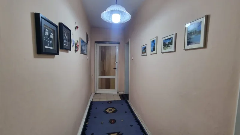 Tirane, shitet apartament 1+1+Ballkon Kati 2, 47 m² 150.000 € (komuna e parisit medar shtylla)