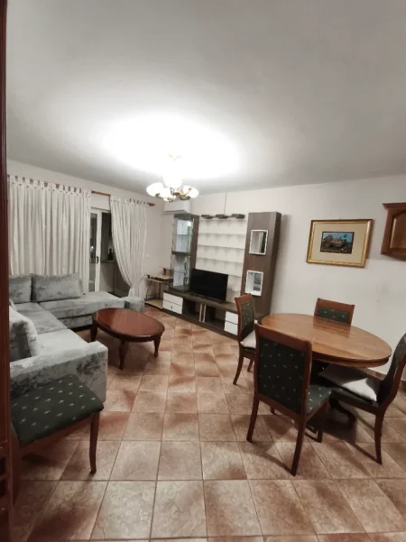 Tirane, jepet me qera nga Pronari, pa-komision apartament 1+1+Ballkon Kati 2, 85 m² 550 € (Rruga Medar Shtylla)