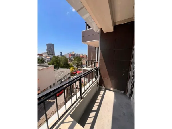 Tirane, shitet apartament 1+1+Ballkon Kati 3, 52 m² 149.000 € (mihal grameno prane shkolles osman myderizi)