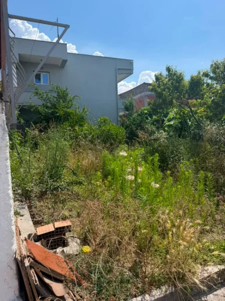 Tirane, shitet truall , 500 m² 300.000 € (farke , liqeni i farkes)