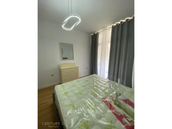 Tirane, jepet me qera apartament 1+1 Kati 5, 69 m² 600 € (myslym shyri)