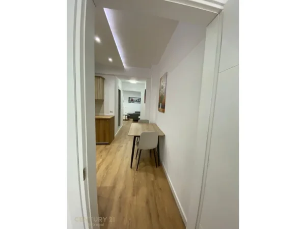 Tirane, jepet me qera apartament 1+1 Kati 5, 69 m² 600 € (myslym shyri)