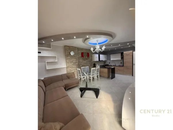 Tirane, jepet me qera apartament 2+1 Kati 3, 99 m² 550 € (astir)
