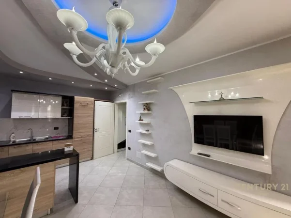 Tirane, jepet me qera apartament 2+1 Kati 3, 99 m² 550 € (astir)