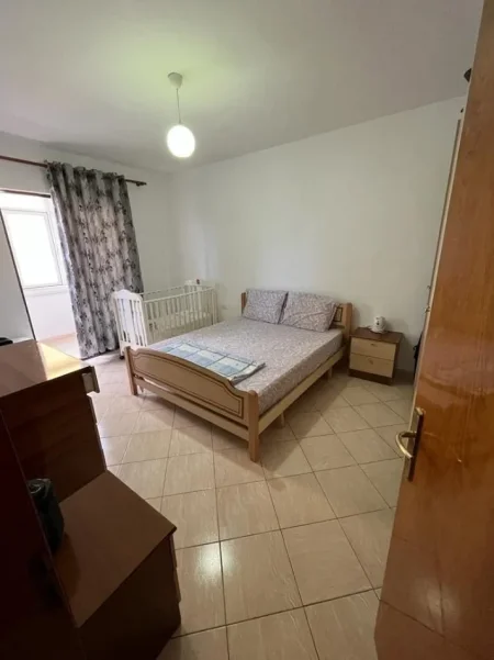 Tirane, jepet me qera apartament 1+1+Ballkon Kati 7, 70 m² 360 € (Rruga Hysen Xhura, Porcelan)