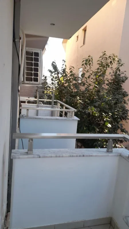 Tirane, jepet me qera apartament 2+1+parkim Kati 2, 87 m² 380 € (Fresk ,Rruga Dalip Topi)