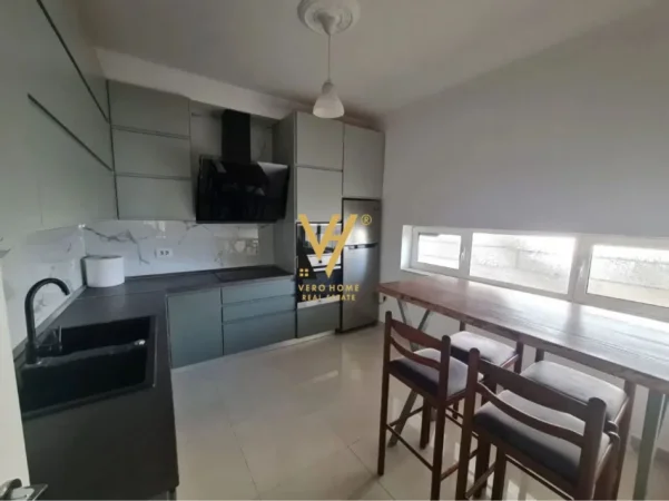 Tirane, jepet me qera apartament 3+1+Ballkon Kati 2, 128 m² 820 € (KOPSHTI BOTANIK)