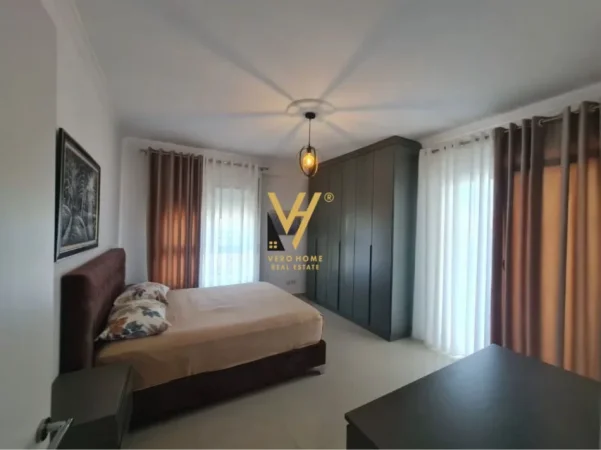 Tirane, jepet me qera apartament 3+1+Ballkon Kati 2, 128 m² 820 € (KOPSHTI BOTANIK)