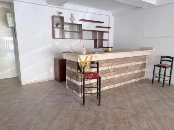 Tirane, jepet me qera dyqan Kati 0, 185 m² 1.500 € (RRUGA E BURGUT)